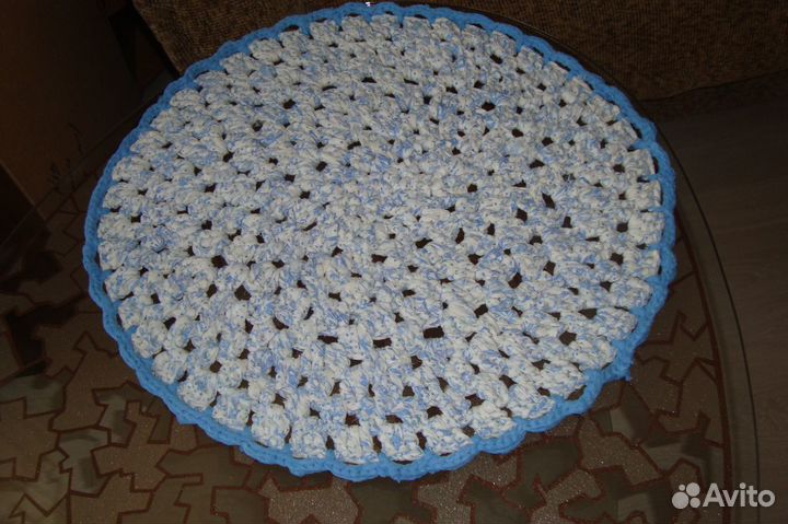 Коврик вязанный