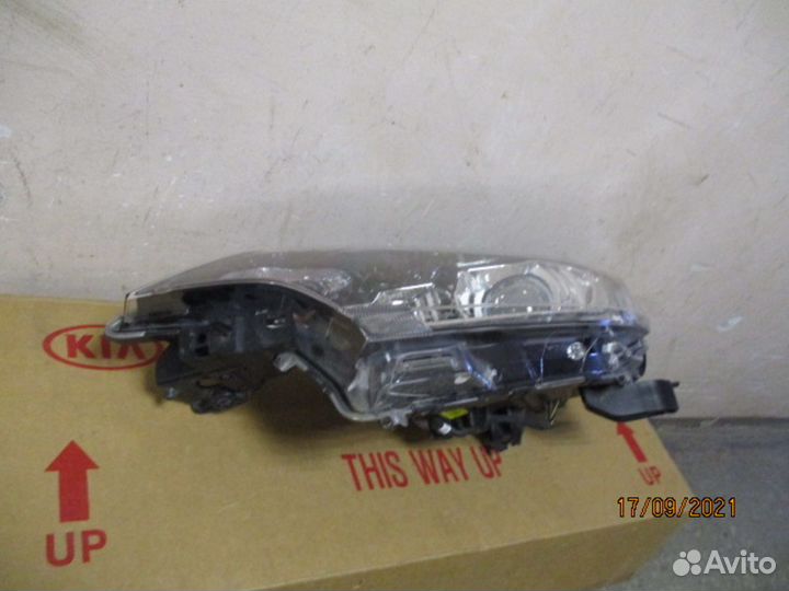 Фара левая Mitsubishi Outlander