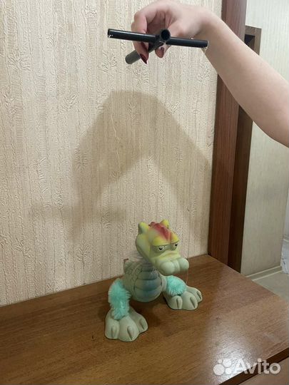 Детская игрушка на леске