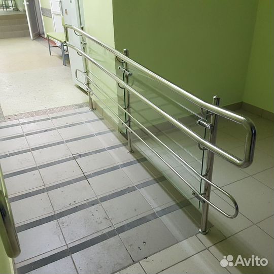 Поручни для инвалидов. Доступная среда. Пандус