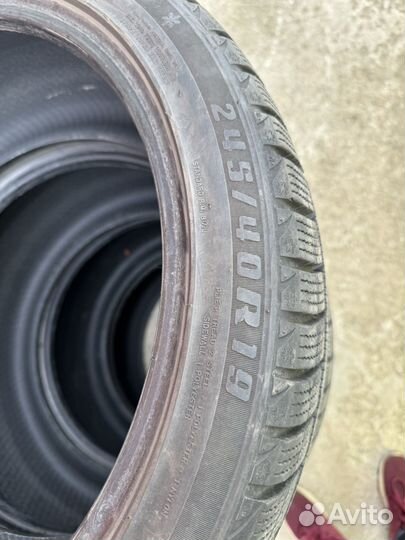 Jinyu YC01 245/40 R19 и 275/35 R19