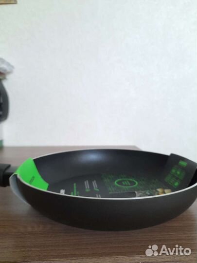 Сковорода 24 см новая
