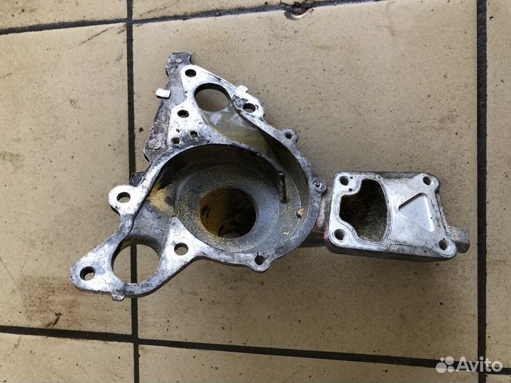 Помпа Mitsubishi Montero Sport 1 3.0 6G72