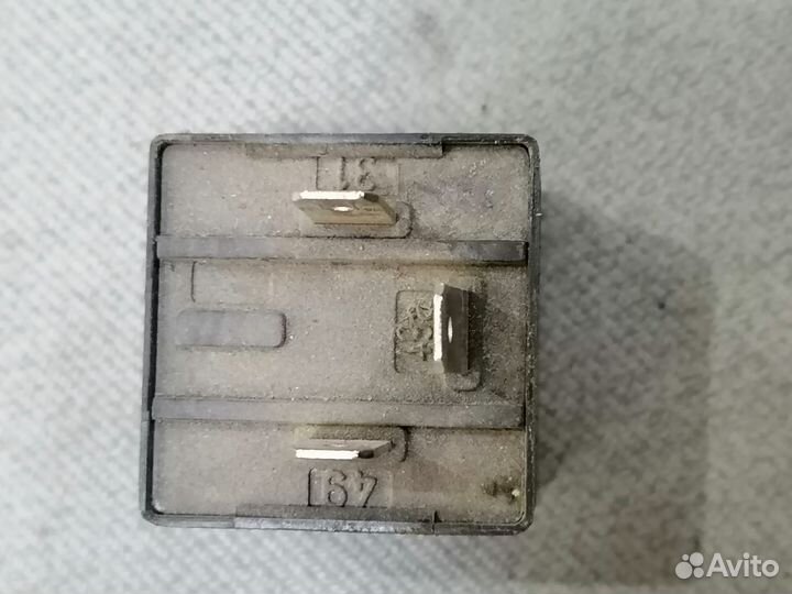 Реле трехконтактное 719007 Volvo 343 1984-1991