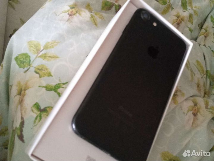 Мобильные телефоны бу iPhone 7