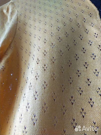 Кофта на пуговицах цвет охры