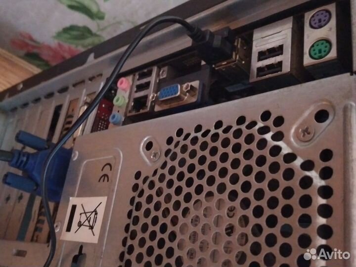 Системник с монитором