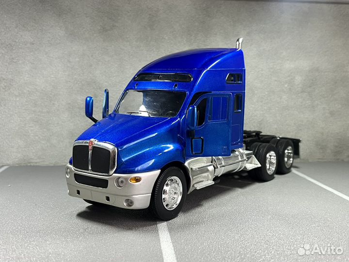 Коллекционная модель Kenworth T2000 1:32 Welly