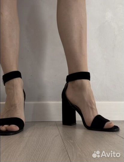 Замшевые босоножки Raid 39 размер