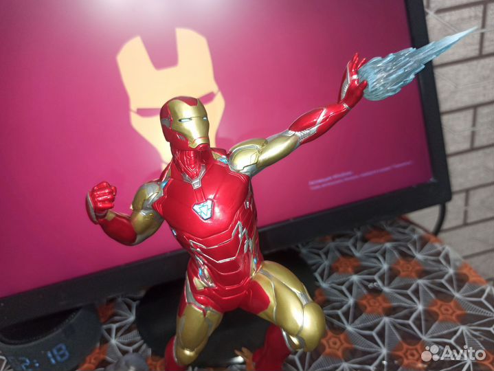 Фигурка Avengers Iron Man Diamond Select Toys