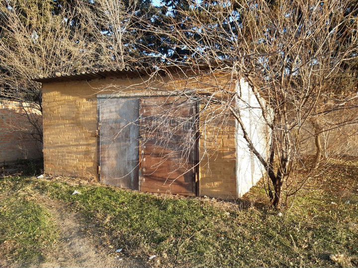 Гараж, > 30 м²