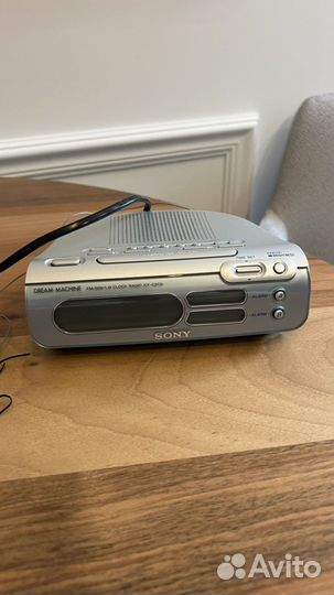 Часы-радиоприемник Sony ICF-C273L