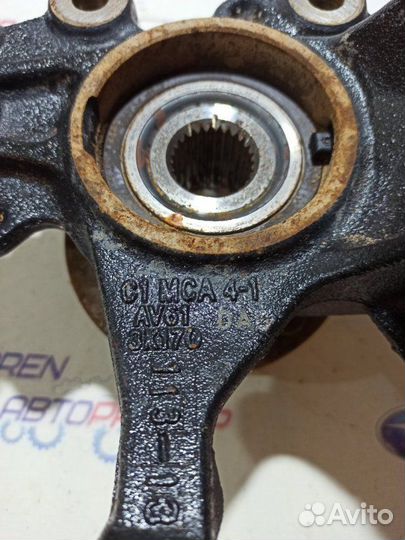 Кулак поворотный правый Ford Focus 3 хэтчбек 1.6