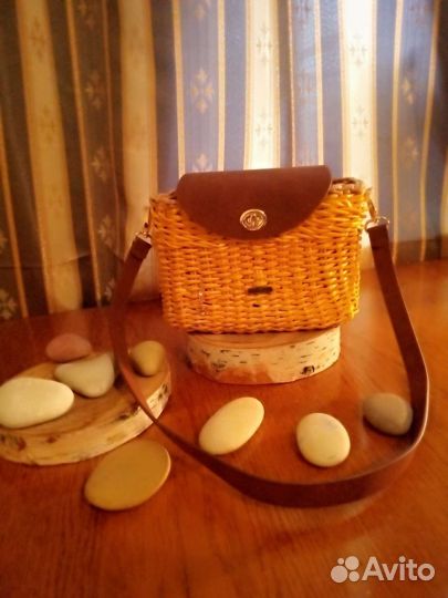Сумочка ручной работы. Сплетена из бумажной лозы