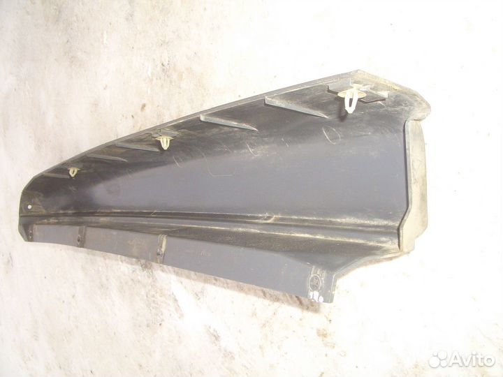 Накладка подножки Митсубиси L200 с 15