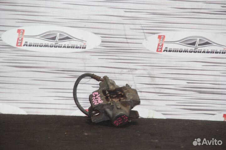 Суппорт зад право c Toyota Altezza Gita JCE10W 2JZ