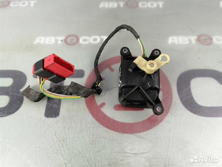 Мотор заслонки печки Audi 100 C4 (1991-1994г.в.)