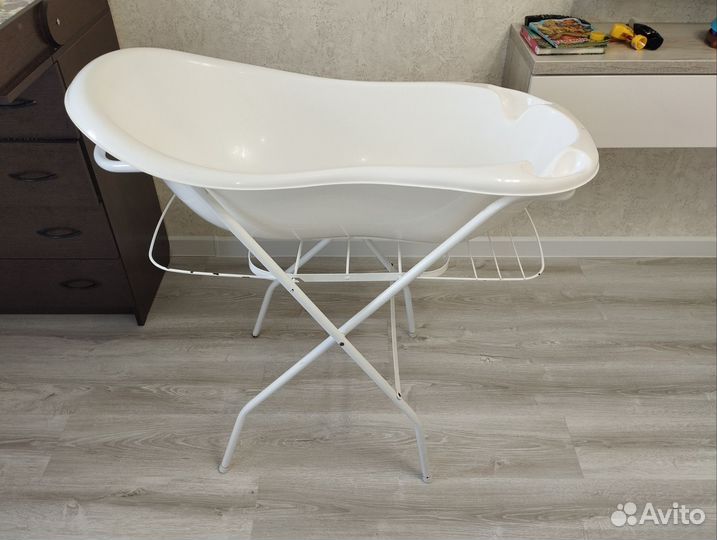 Ванночка для купания с подставкой
