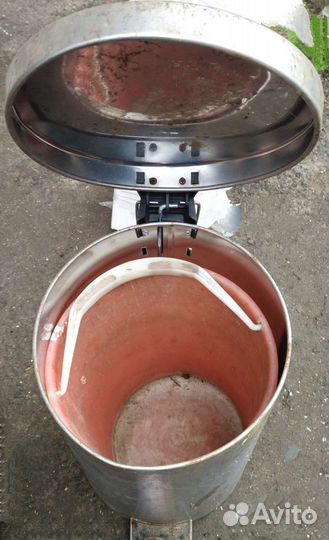 Мусорное ведро с педалью и вкладышем