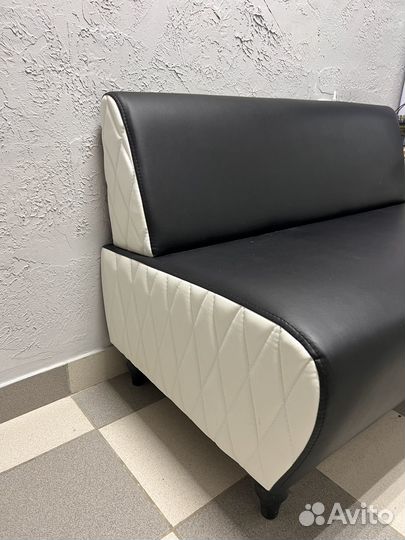 Кожаный диван