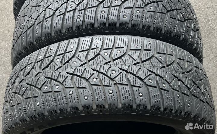 Bridgestone Blizzak Spike-02 225/55 R17