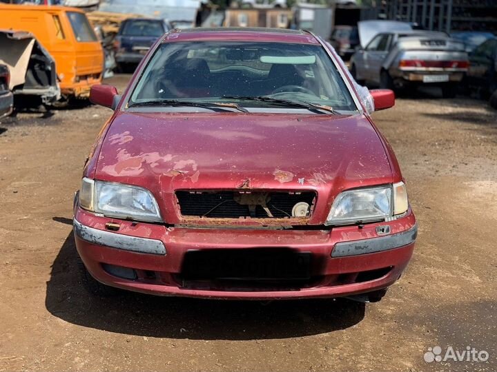 В разборе volvo v40 МКПП 1999 г.в