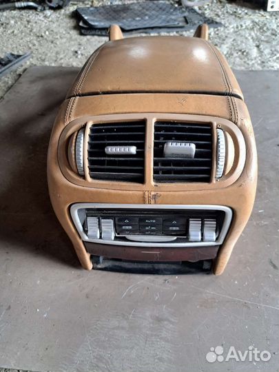 Подлокотник Porsche Cayenne