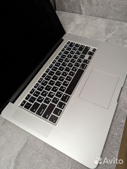 Apple MacBook Pro Retina 15-inch mid 2015 (16/256)