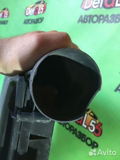 Корпус воздушного фильтра Mercedes-Benz E-Class