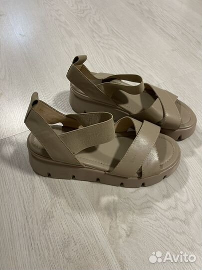Сандалии женские