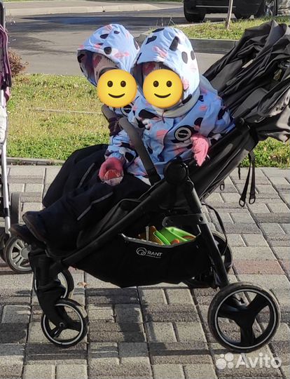 Демисезонный костюм 104 для девочки, двойняшек