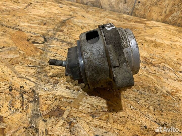 Подушка крепления двигателя BMW X5 E53 2002