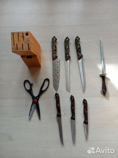 Набор кухонных ножей с деревянной подставкой Набор