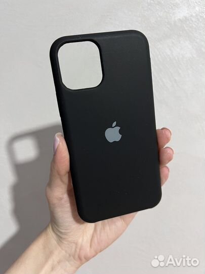 Чехол на iPhone 11