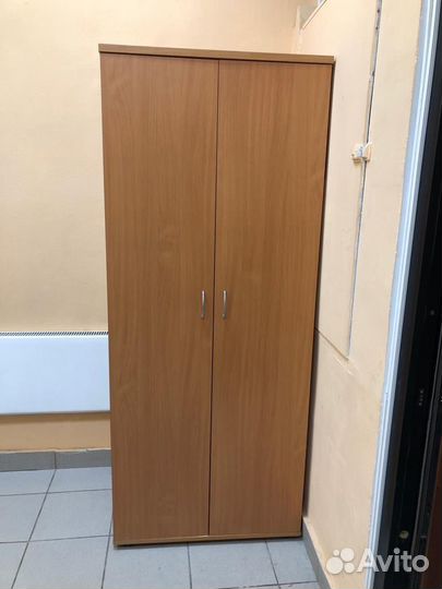 Шкаф офисный гардеробный