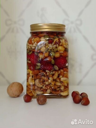 Мед с орехами