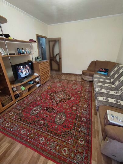 2-к. квартира, 42 м², 1/3 эт.