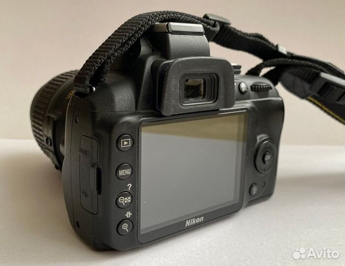 Зеркальный фотоаппарат Nikon d3000
