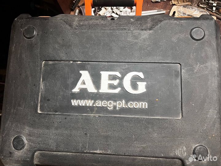 Шуруповерт AEG