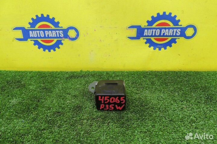 Реле освещения Mitsubishi Delica P24W