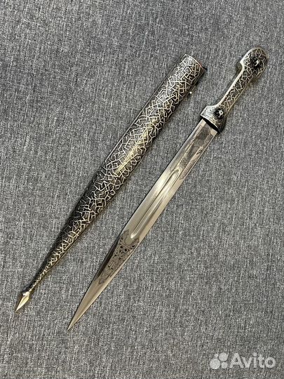 Кавказский кинжал колючка