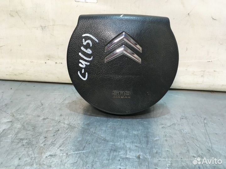 Подушка безопасности в рулевое колесо передняя