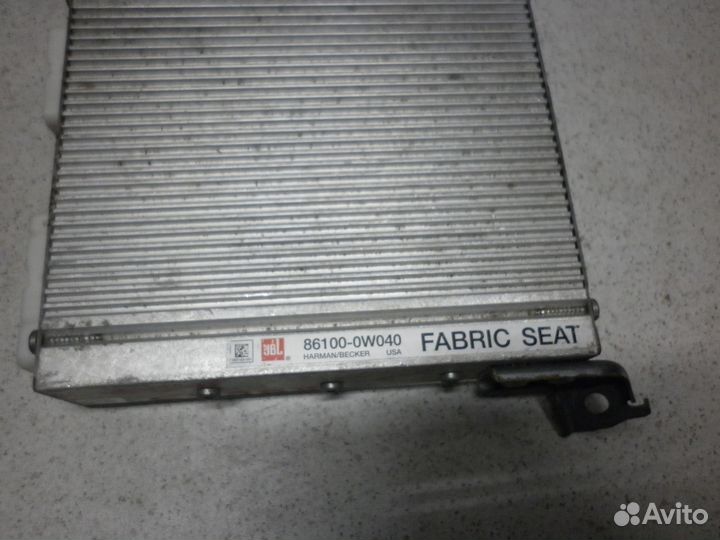 Усилитель звука JBL Toyota Highlander 1