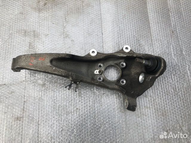 Кулак передний правый BMW 7 F01 F02 08-12