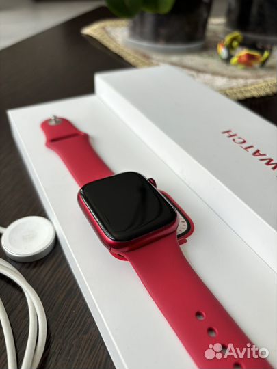 Часы apple watch 7 45 mm red