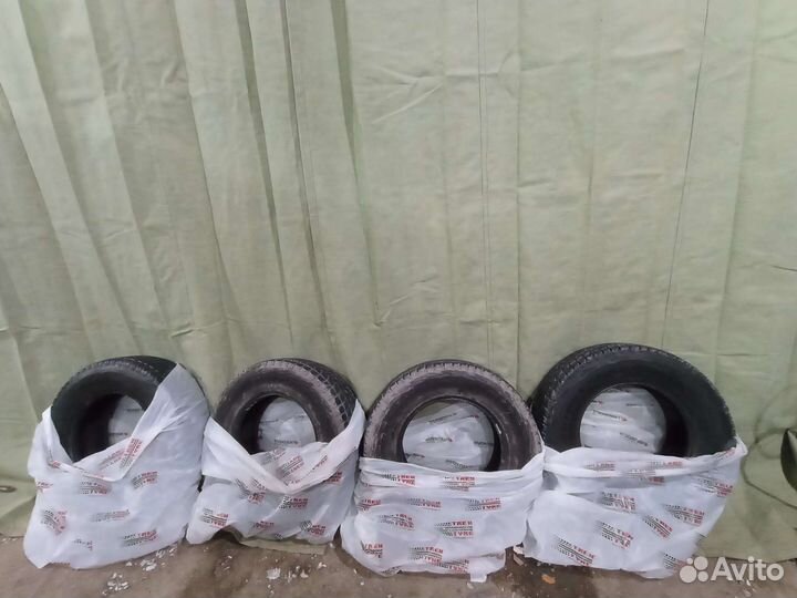 Bridgestone Blizzak DM-V1 255/70 R17