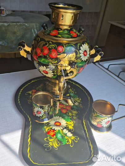 Самовар с подносом и подстаканниками электрическ