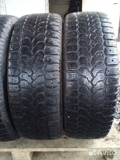 Yokohama Ice Guard F700Z 215/60 R17