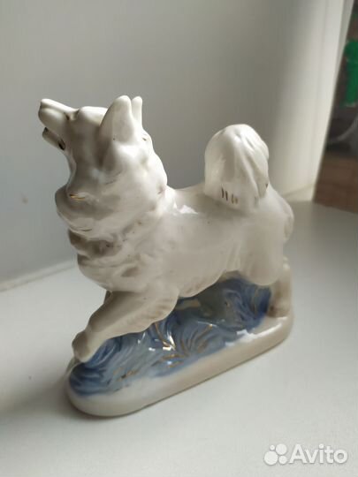 Фарфоровая статуэтка собака лайка Гжель