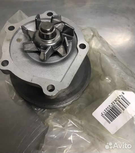 Водяной насос автомтбильный (помпа)